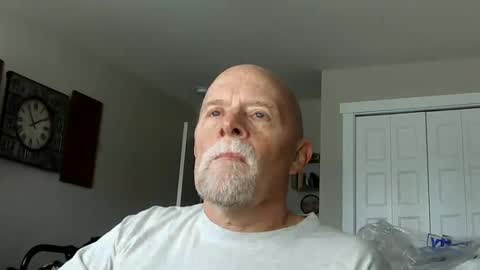 Snapshot of sportfish chatting on October 18, 8:57 pm sportfish online show from October 18, 8:57 pm