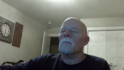 Snapshot of sportfish chatting on October 25, 12:33 am sportfish online show from October 25, 12:33 am