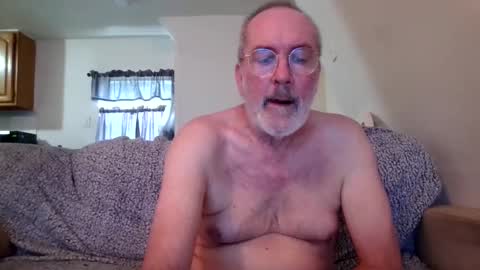 Snapshot of sportsmusicmansteve chatting on October 6, 2:35 pm sportsmusicmansteve online show from October 6, 2:35 pm