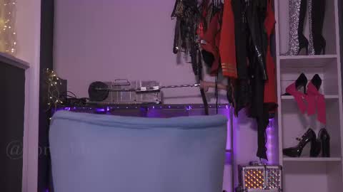 Abby online show from March 8, 4:06 pm