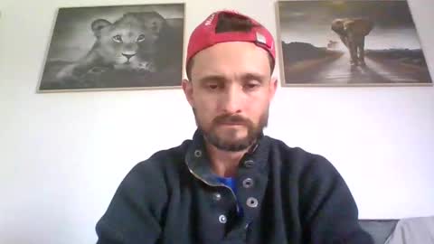 Snapshot of spyco82 chatting on October 9, 8:31 am spyco82 online show from October 9, 8:31 am