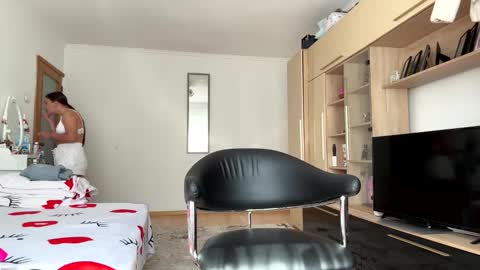 My name is Maya Lush is activeThere are legends that in this room all your wishes can come true  Private is Open online show from April 16, 12:38 pm