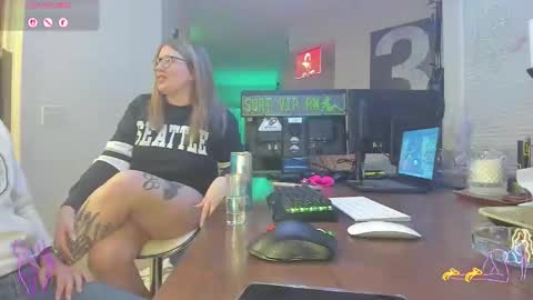 Roxy Day  Mossimo Knight online show from January 18, 1:47 am