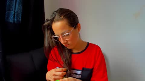 Tati online show from December 3, 2:55 pm