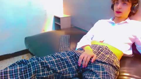 ethan online show from January 13, 2:14 pm