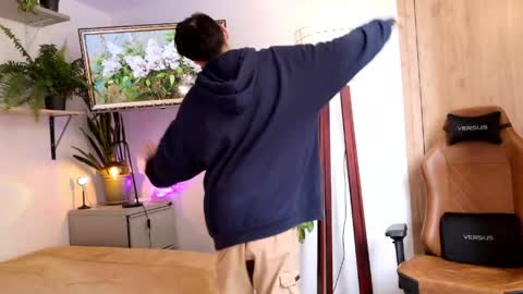 sr_evann online show from April 9, 3:39 pm