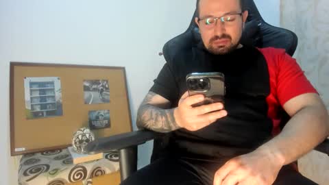 sr_tommy_w online show from January 14, 12:29 am