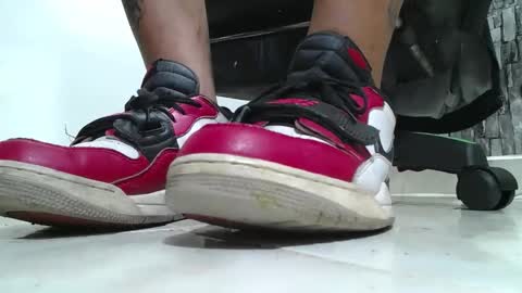 sr master cum its my old account online show from April 19, 6:10 pm