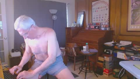 srtxshow online show from December 4, 5:27 pm