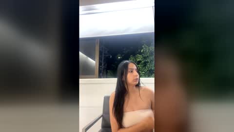 staarlightt online show from March 30, 2:33 am