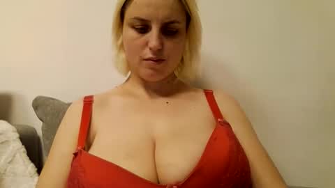 Amelly online show from January 15, 9:56 pm