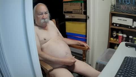 stache169 online show from July 28, 1:32 pm