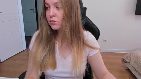 Stacy  online show from February 18, 11:10 am