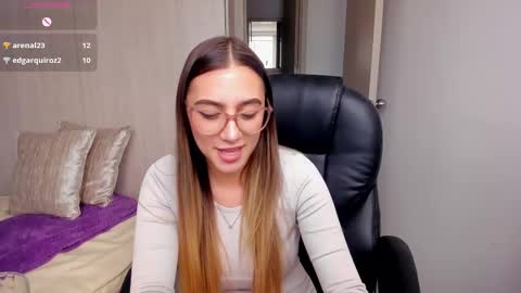 Snapshot of stacyconner chatting on September 17, 8:12 pm Stacy Conner online show from September 17, 8:12 pm