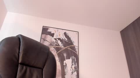 Snapshot of stacyconner chatting on December 20, 9:39 pm Stacy Conner online show from December 20, 9:39 pm