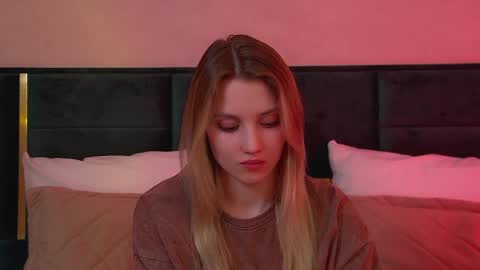 StacyEvances online show from April 25, 6:27 pm