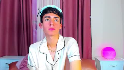 Ethan online show from January 11, 1:06 pm