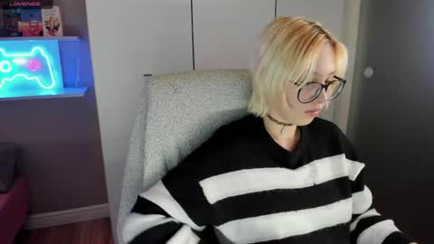 Kate online show from May 16, 9:02 pm