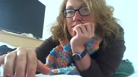 starlagurl online show from December 13, 6:10 am