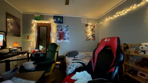 Starlight online show from December 11, 5:47 pm