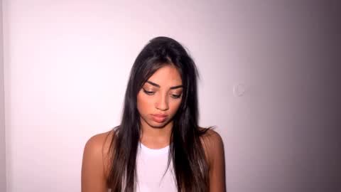 Mia online show from April 1, 12:28 pm