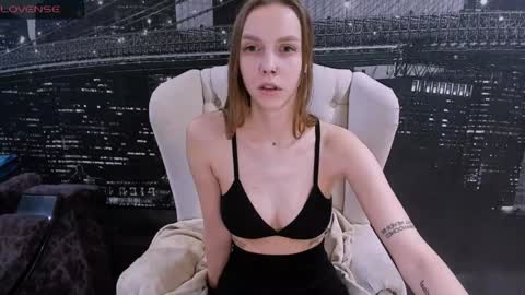 steel_doll online show from December 15, 6:29 am