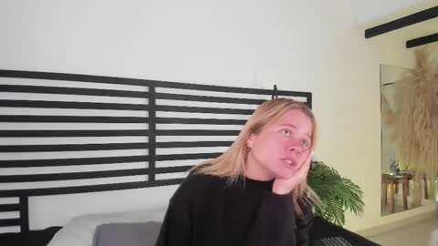 Stefanny   online show from February 18, 12:28 pm