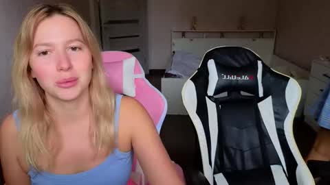 Stefany and Bettany online show from September 24, 12:01 pm