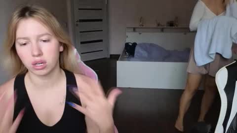 Stefany and Bettany online show from October 15, 11:22 am