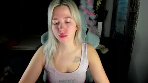 Stefany online show from January 19, 4:33 am