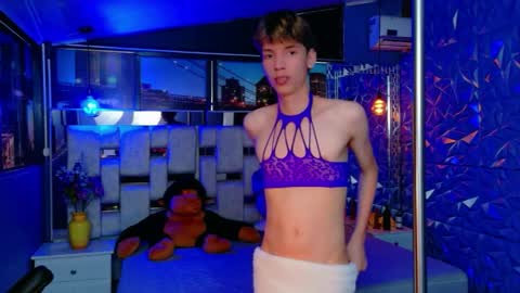 stefany piink online show from April 7, 9:17 pm