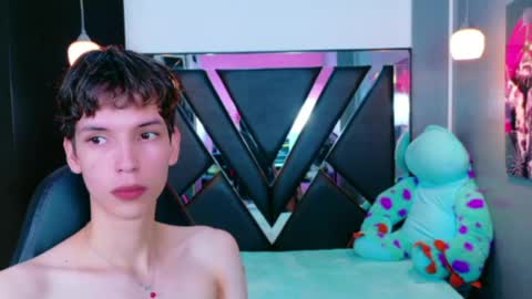 stefany piink online show from May 17, 12:47 pm