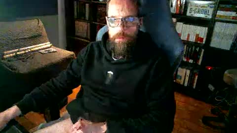 MeStef online show from May 7, 7:20 pm