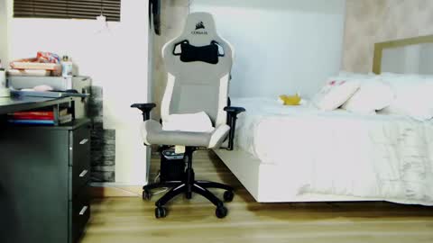 Zuly online show from March 12, 3:46 am