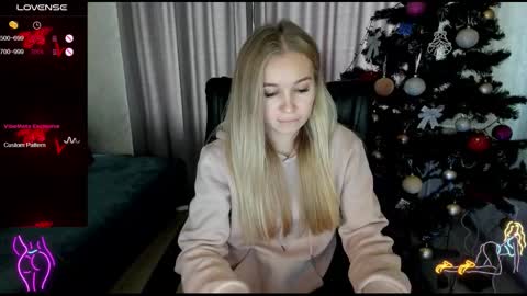 Stella  Cox online show from December 14, 12:00 pm