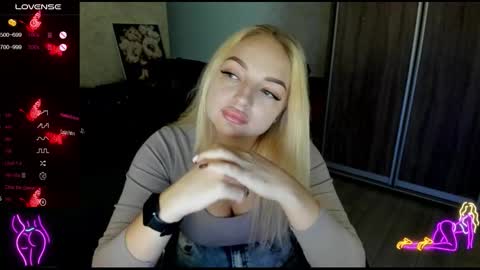 Stella  Cox online show from September 20, 6:27 am