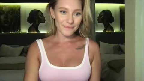 Stella online show from October 20, 1:27 pm