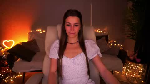 stellahoneywell online show from May 11, 1:29 pm