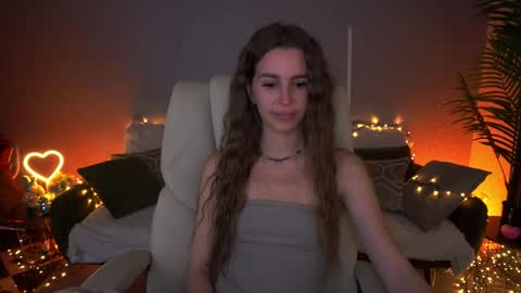 stellahoneywell online show from May 14, 1:09 pm