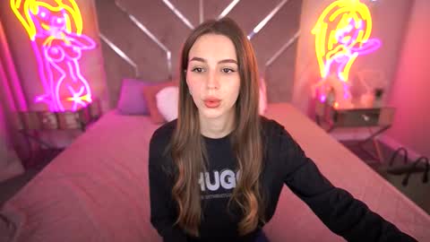 stellahoneywell online show from October 17, 12:20 pm