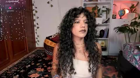 Snapshot of stellart_ chatting on October 16, 2:44 am stellart_ online show from October 16, 2:44 am