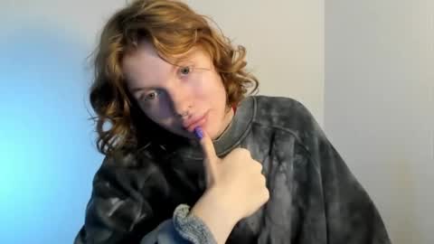 S T E L L A online show from October 10, 8:31 am