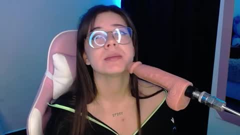 Emma online show from March 3, 11:35 pm