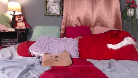 Snapshot of stephanie_golden chatting on December 23, 5:06 am IG stephani 3333 online show from December 23, 5:06 am