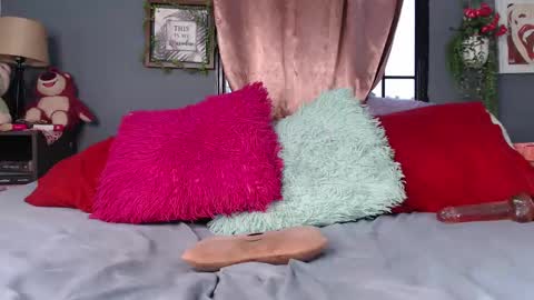 Snapshot of stephanie_golden chatting on February 21, 10:48 pm IG stephani 3333 online show from February 21, 10:48 pm