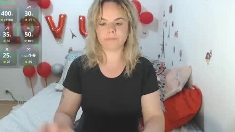 Stephanie   online show from May 11, 9:49 am