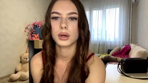 Stephani online show from May 12, 3:10 pm