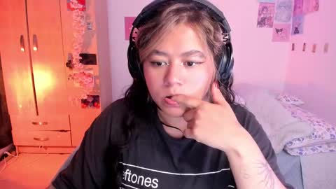 Stephanie  online show from March 11, 12:44 am