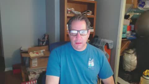 stephenhal9 online show from December 19, 7:04 am