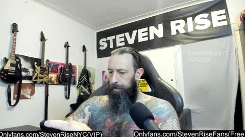 Snapshot of stevenrisenyc chatting on October 13, 1:18 am StevenRiseNYC online show from October 13, 1:18 am